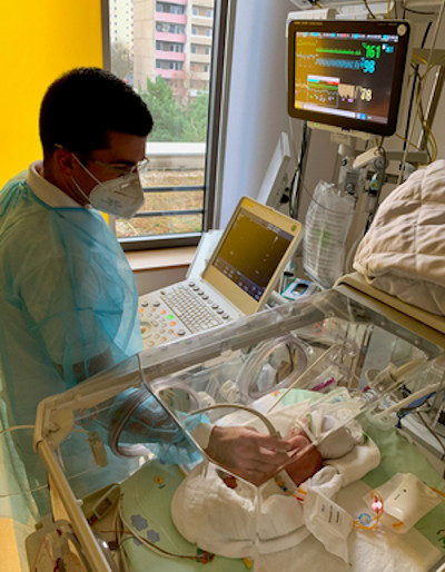 Ultrasound examination in the incubator