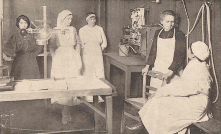 Murie Curie with daughter, researchers